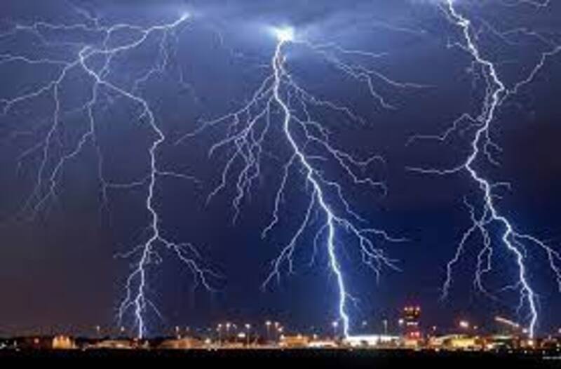 🆚What is the difference between "thunder" and "lightning" ? "thunder