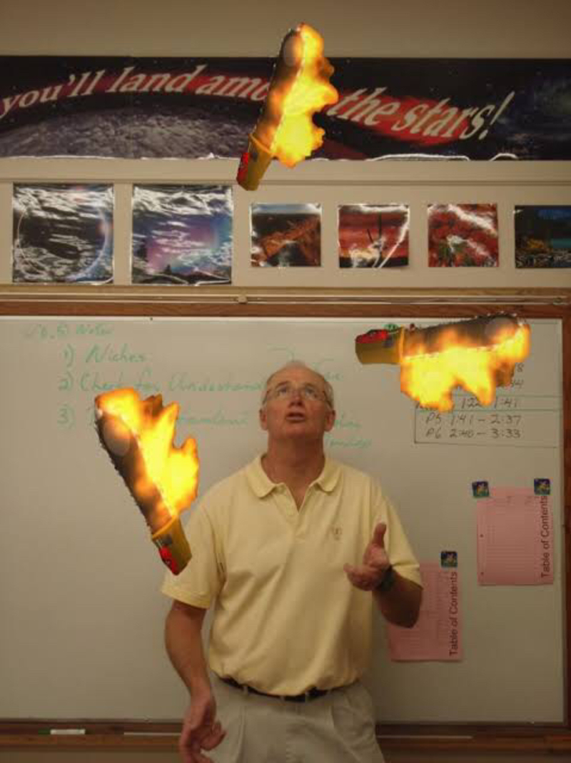 What is the meaning of "juggle flaming chainsaws"? Question about English (US) HiNative