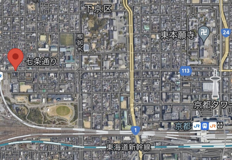 夏目漱石の「京に着ける夕」にある「汽車は流星の疾きに、二百里の春を貫いて、行くわれを七条のプラットフォームの上に振り落す。」について聞きたい