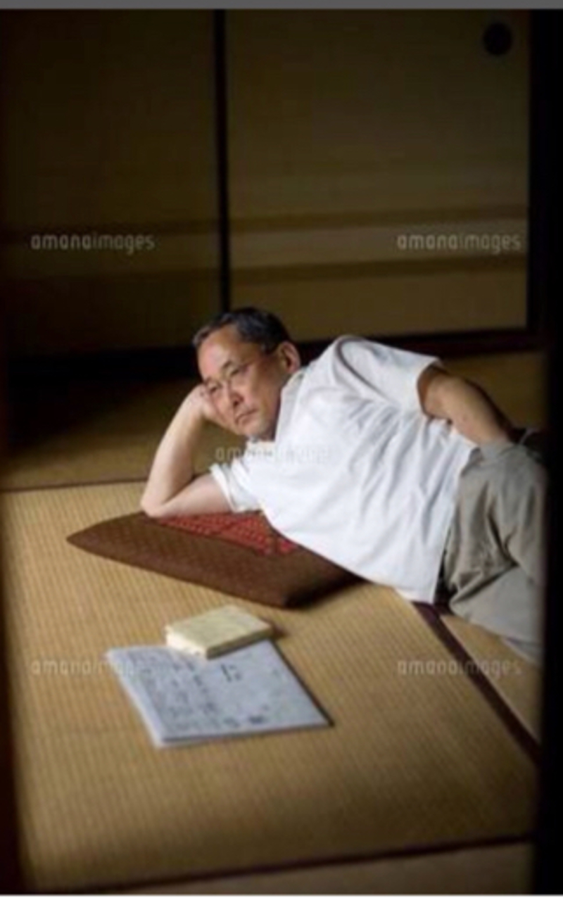 床に寝転がった とはどういう意味ですか 日本語に関する質問 Hinative