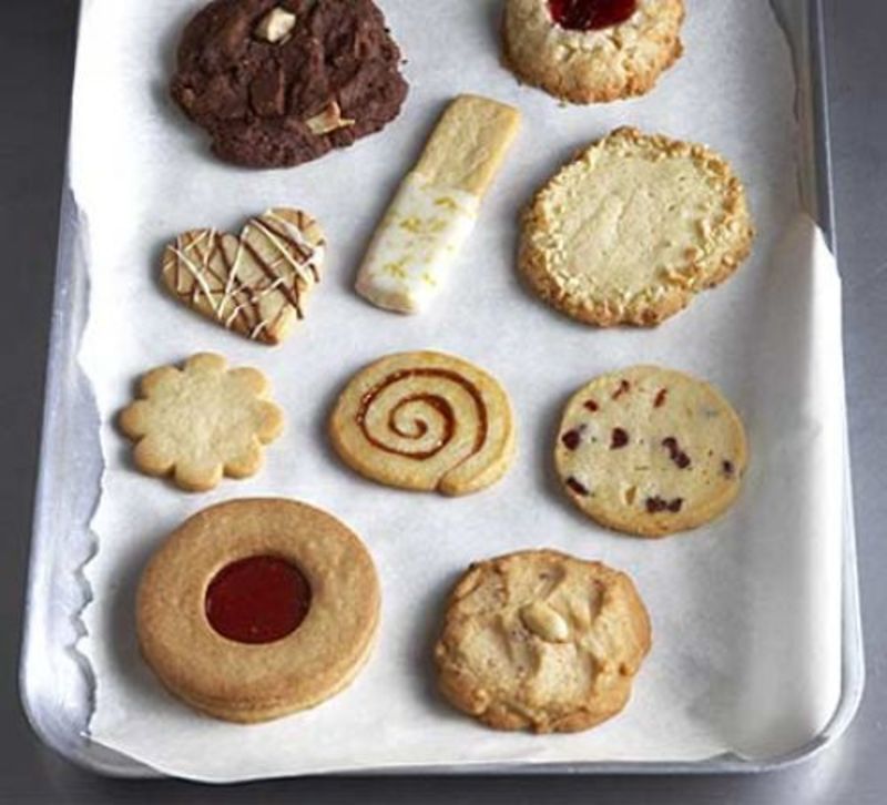 What is the difference between "biscuit " and "cookie " ? "biscuit " vs "cookie " ? HiNative