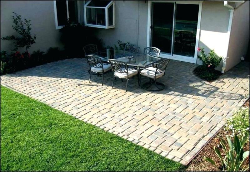 🆚What is the difference between "patio" and " backyard" ? "patio" vs