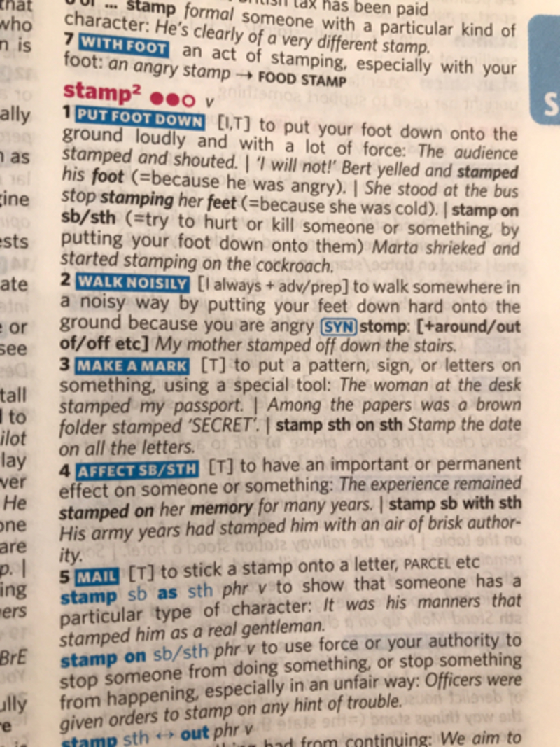 🆚【stamp your feet】 と 【stomp your feet】 はどう違いますか？ HiNative