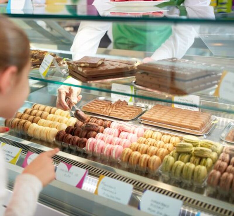 (id like six cakes.) could you tell me some common phrases?